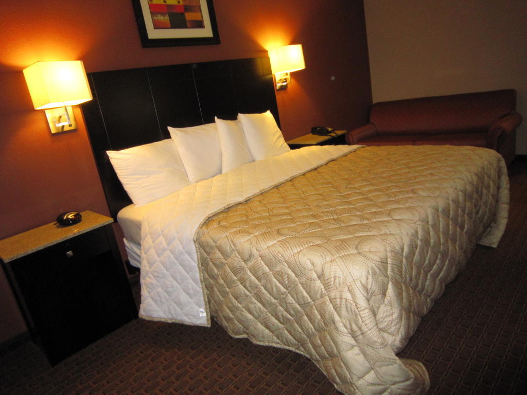 Red Carpet Inn And Suites Monmouth Junction Room photo